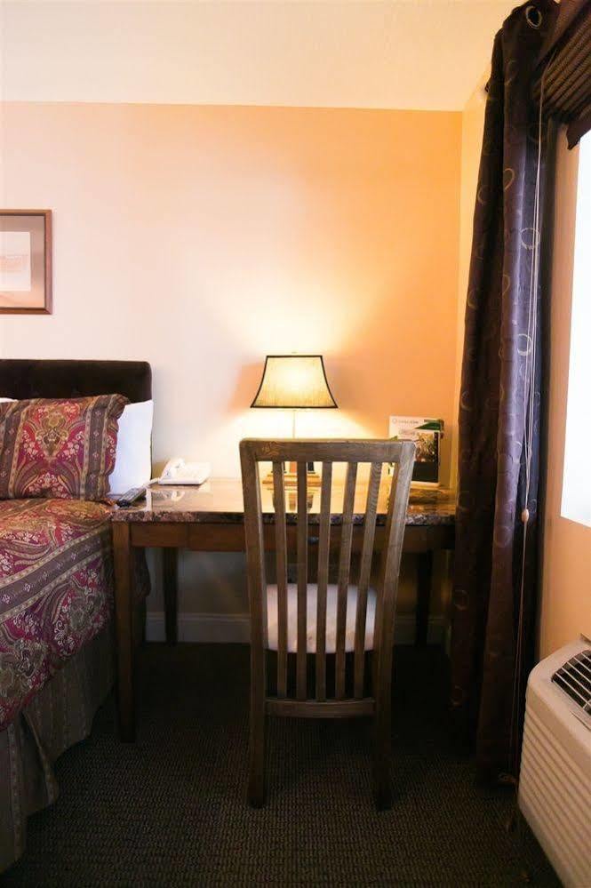 The Mount Vernon Inn Экстерьер фото